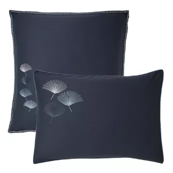 Taie d'oreiller satin de coton brodé bleu Pistil bleu nuit