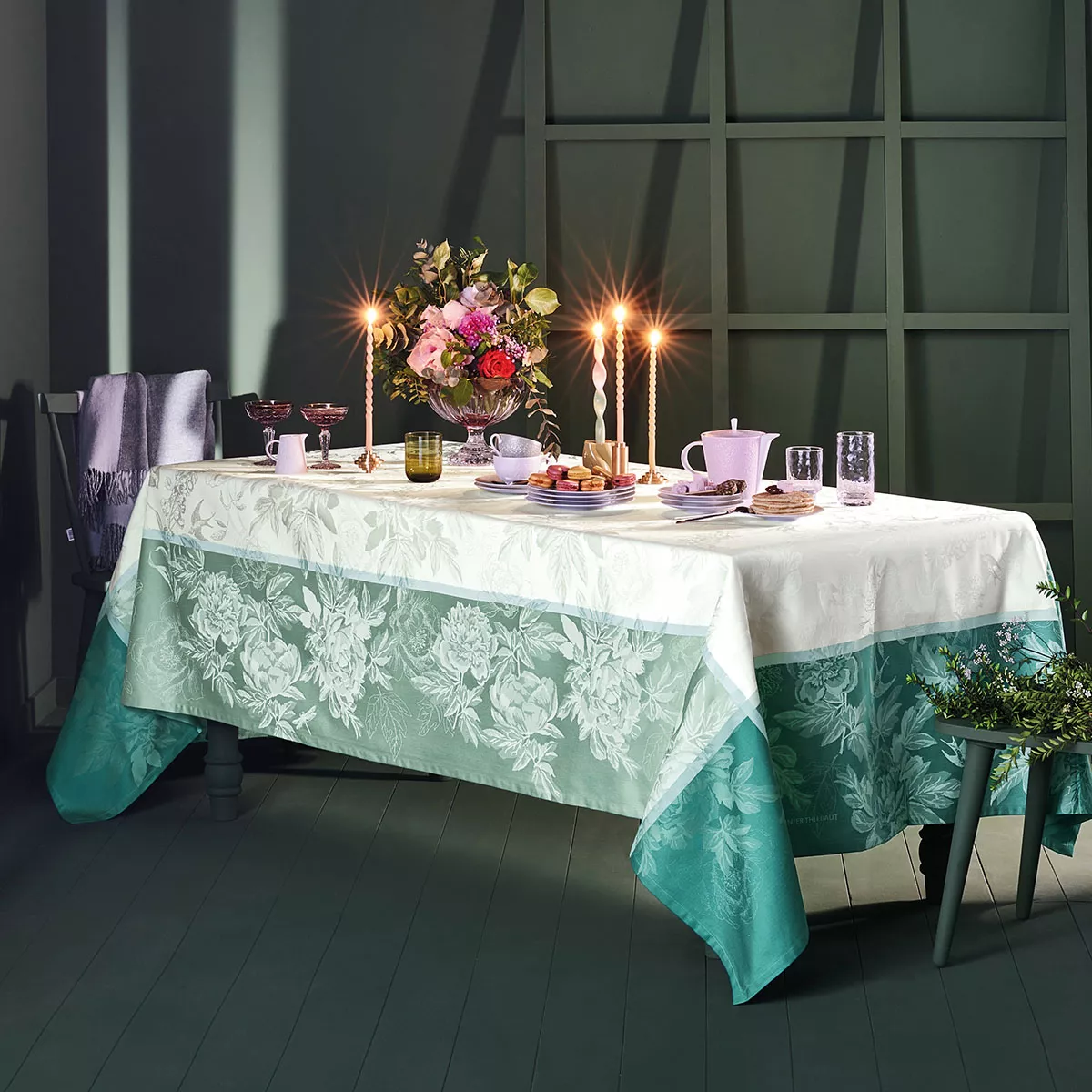 Linge de table pur coton antitache motif jacquard vert Jardin de pivoines vert