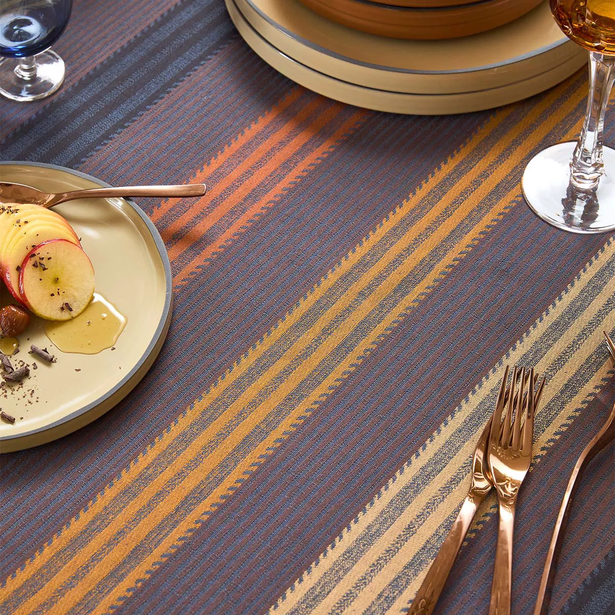 Nappe pur coton enduit motif jacquard marron brun Mille bambous onyx