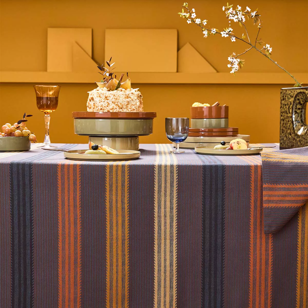 Chemin de table pur coton motif jacquard marron brun Mille bambous onyx