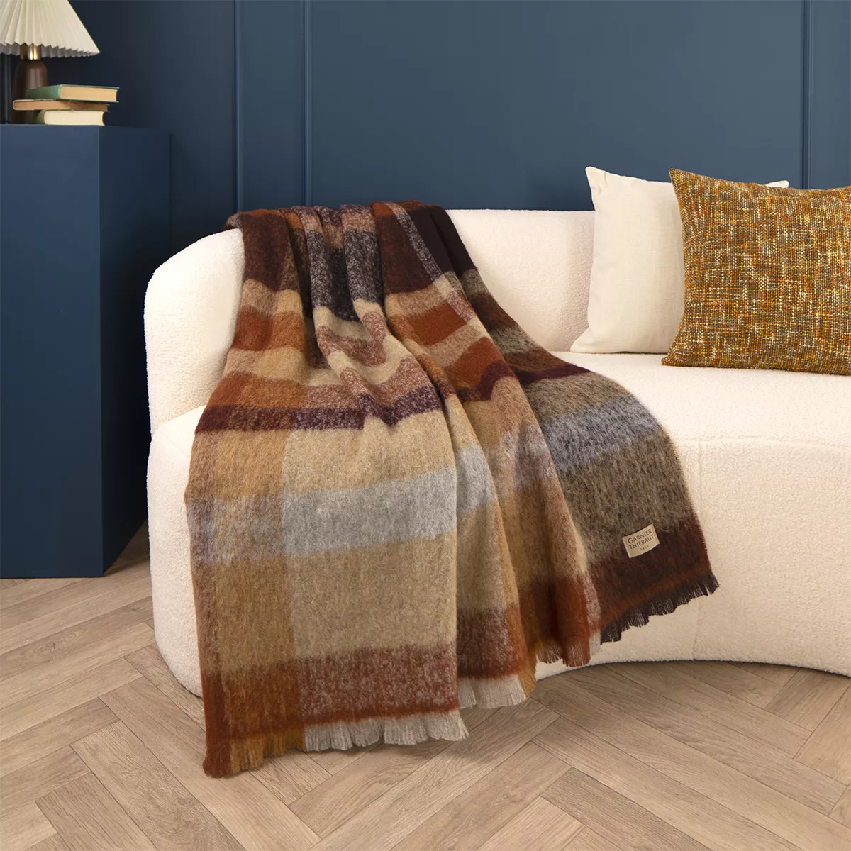 Plaid wool and other fibers 200 gsm jacquard pattern brown burgundy Mohaira ecossais sienne