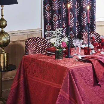Nappe pur coton antitache motif jacquard bordeaux Cassandre grenat