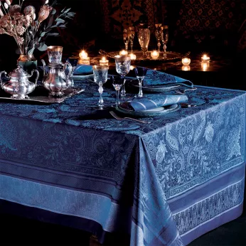 Chemin de table coton mélangé antitache motif jacquard bleu Persina crepuscule