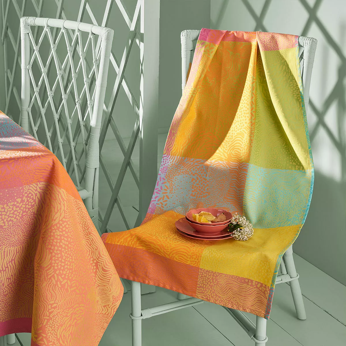 Table runner 100% cotton jacquard pattern yellow orange blue Mille vagues exotique