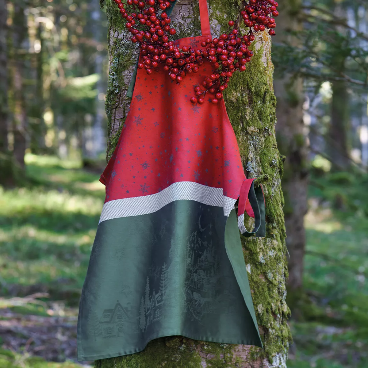 Apron 100% cotton stain repellent 220 gsm jacquard pattern green red Noel magique houx