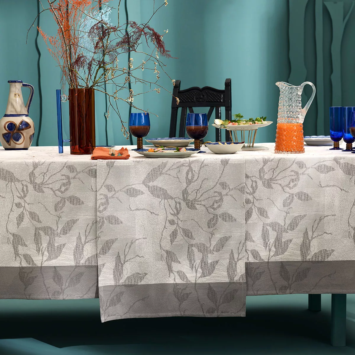 Table runner 100% cotton 220 gsm jacquard pattern grey anthracite Mille prunus silver
