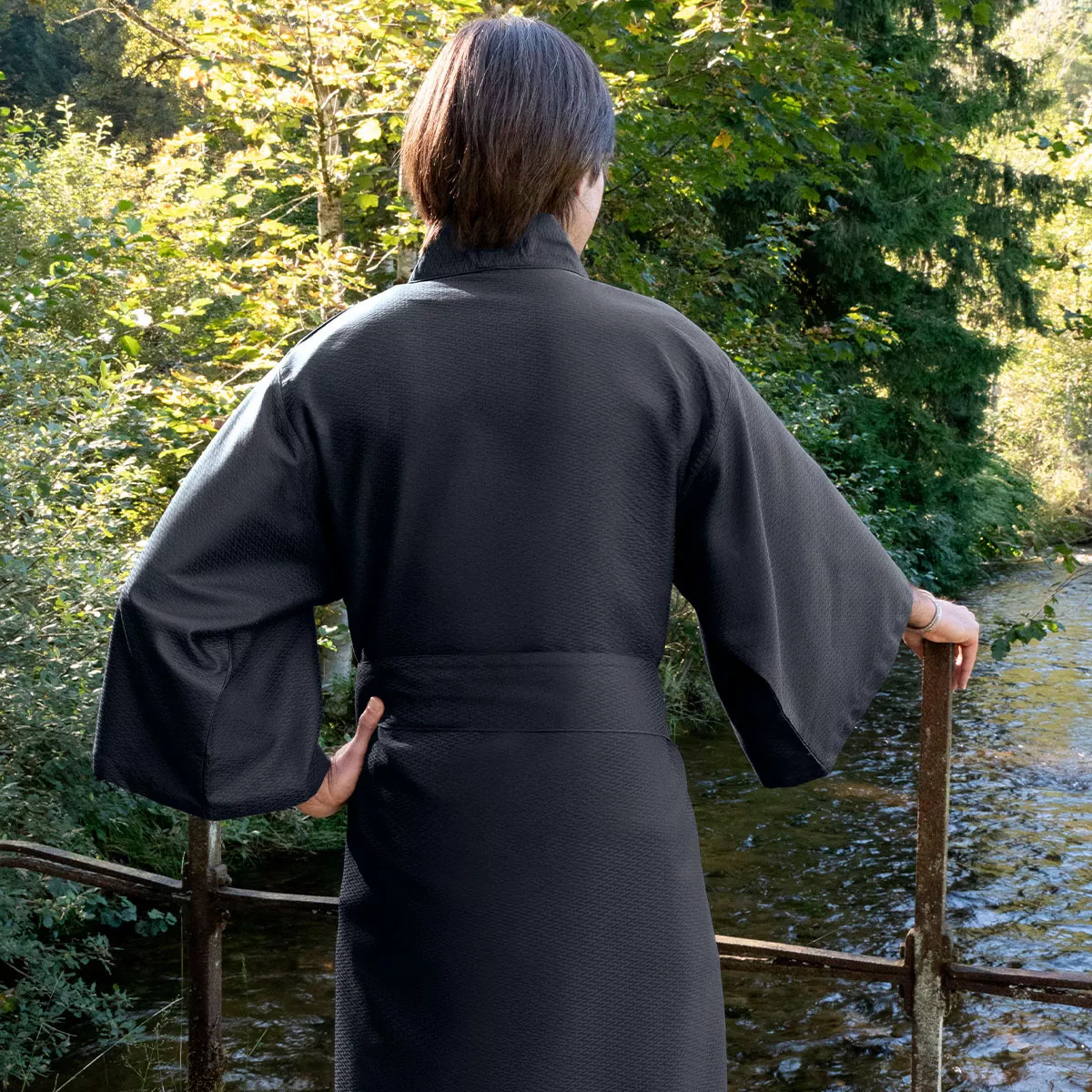Kimono long satin de coton 130 g/m² motif jacquard anthracite Vibrato metal