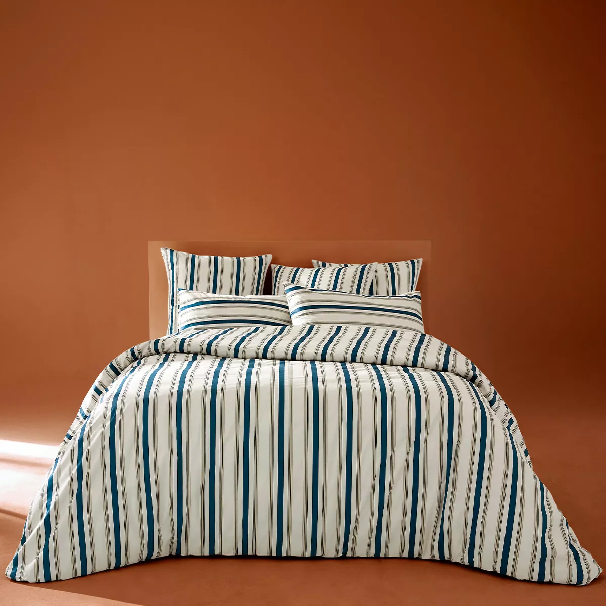 Duvet cover + pillowcases cotton sateen printed beige navy blue Etretat marine