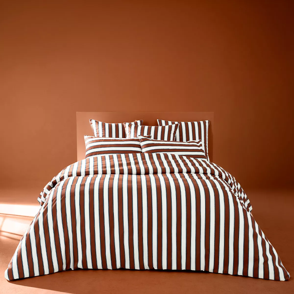Duvet cover + pillowcases cotton sateen printed brown navy blue Deauville brique