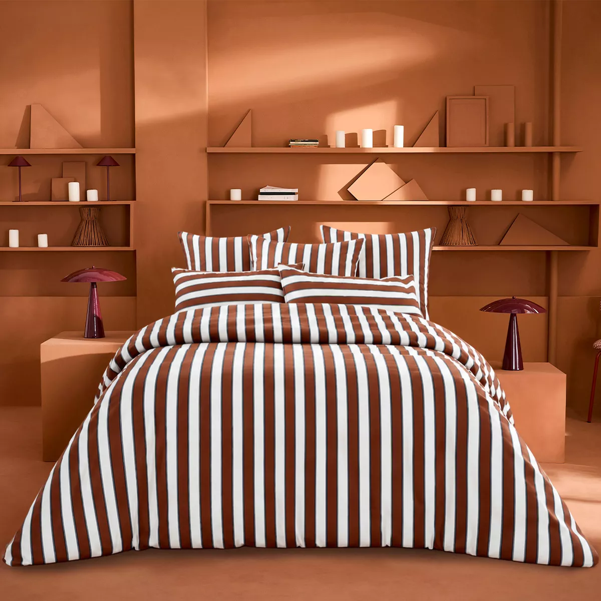 Lot h.couette +taies satin de coton imprimé brun marine Deauville brique