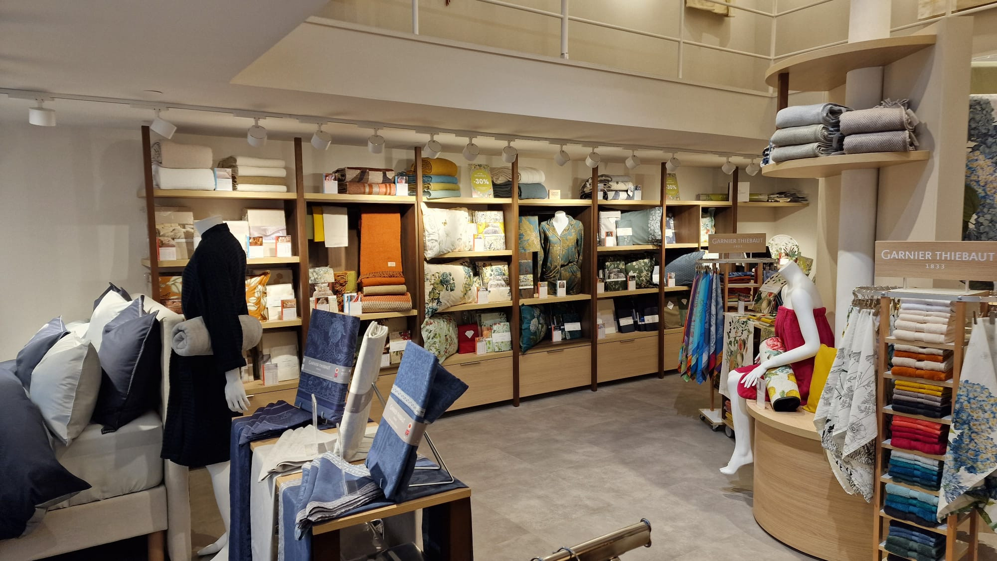 Vue intérieur boutique Garnier Thiebaut (Nice)